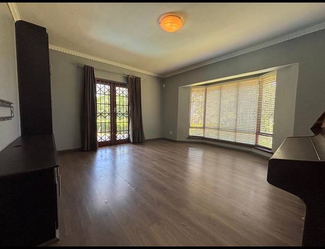 4 BEDROOM HOUSE FOR SALE IN BEVERLEY HILLS